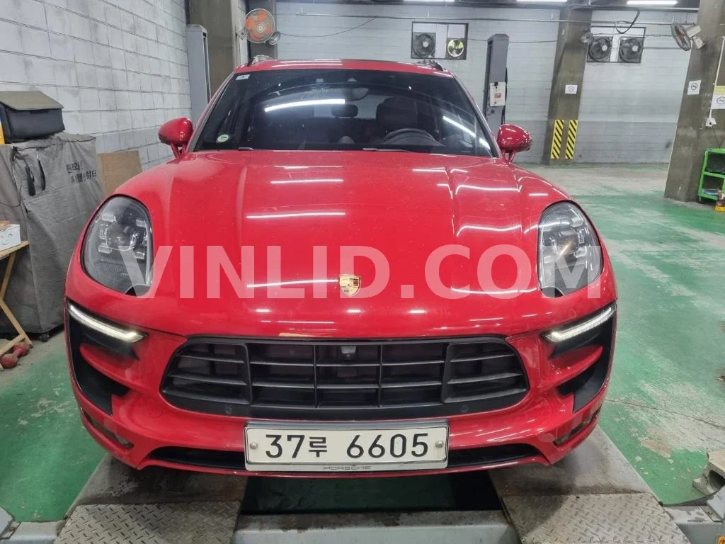 2017 Porsche Macan GTS - Photo 1