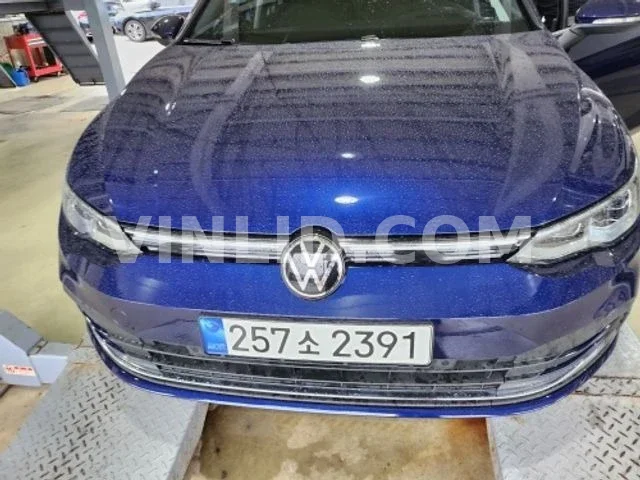 2023 Volkswagen Golf - Photo 1