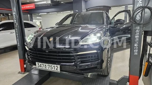 2020 Porsche Cayenne - Photo 1