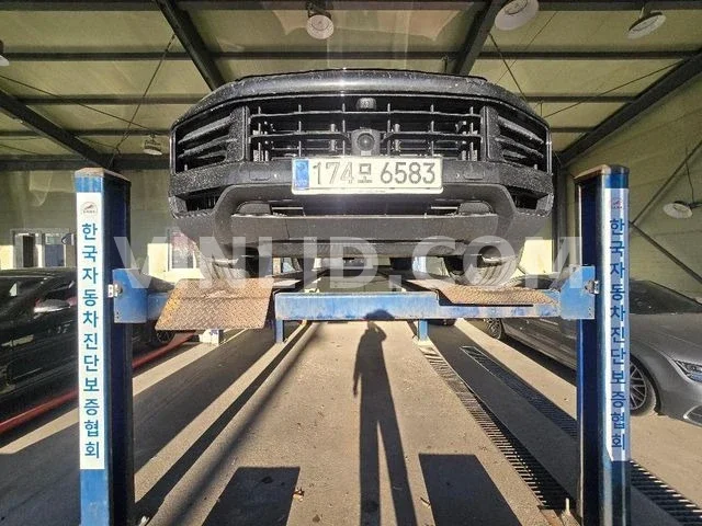 2023 Porsche Cayenne - Photo 1