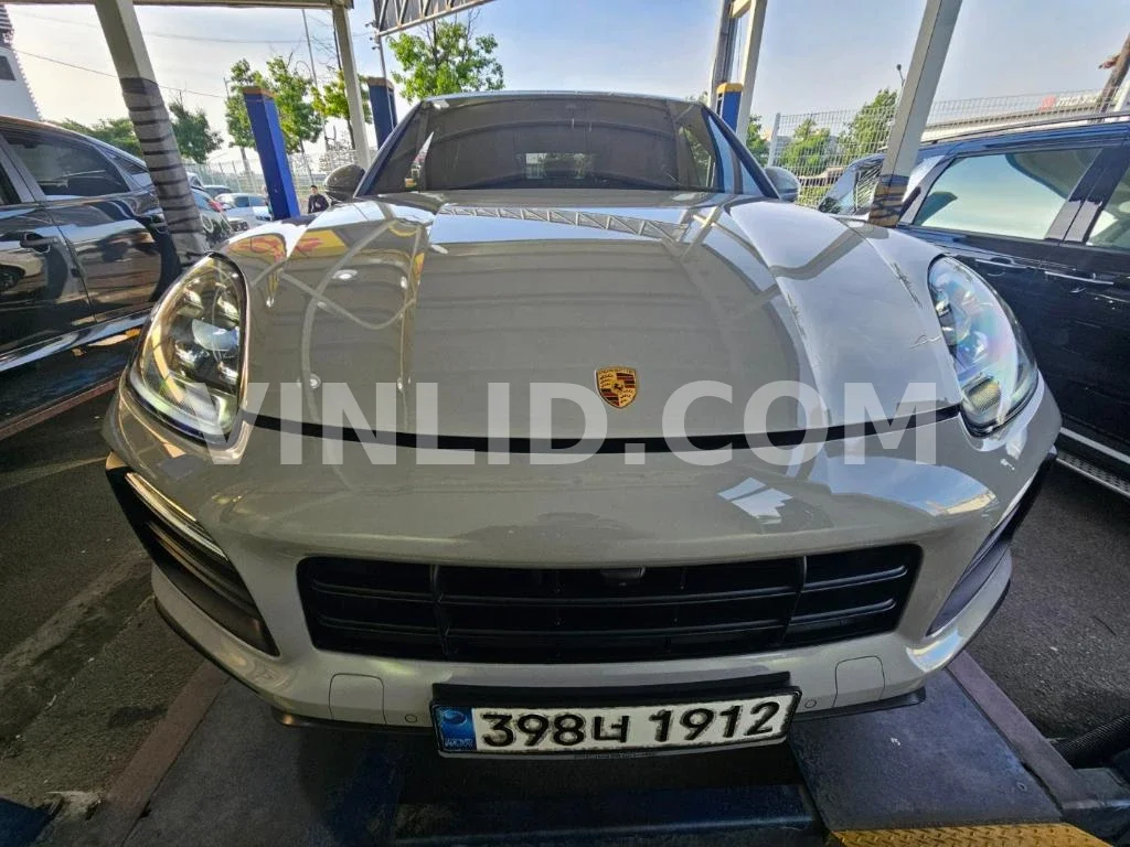 2020 Porsche Cayenne COUPE (5 Seater) - Photo 1