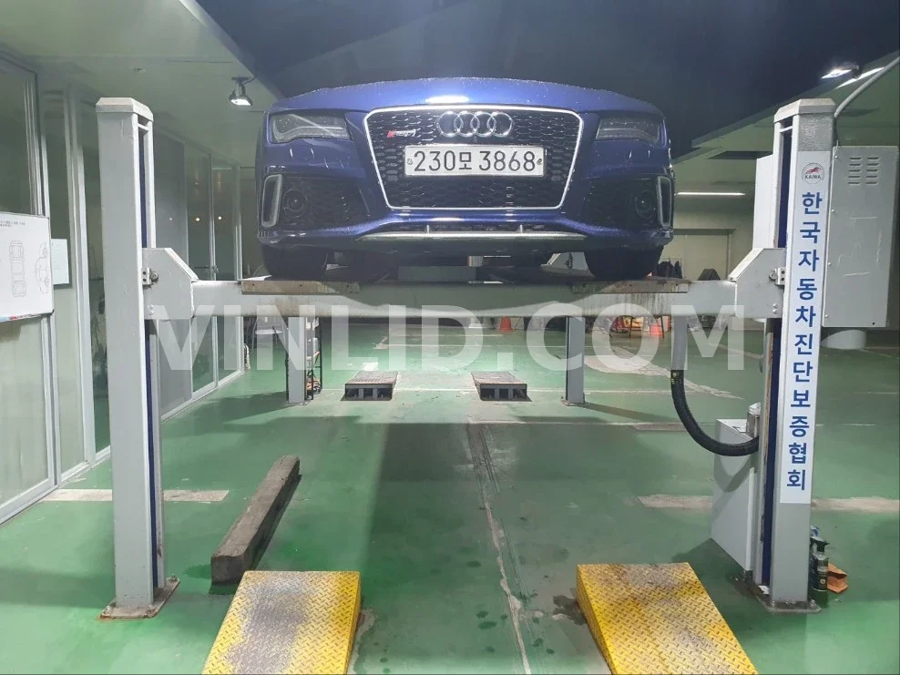 2014 Audi RS 7 4.0 TFSI quattro - Photo 1