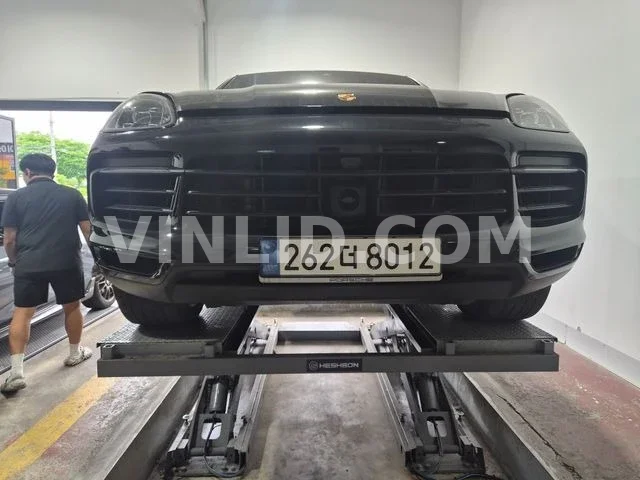 2022 Porsche Cayenne - Photo 1