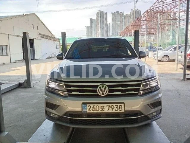 2020 Volkswagen Tiguan - Photo 1