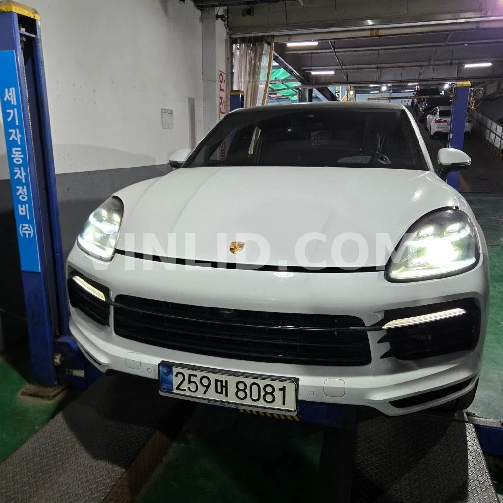 2021 Porsche Cayenne COUPE (5 Seater ) - Photo 1