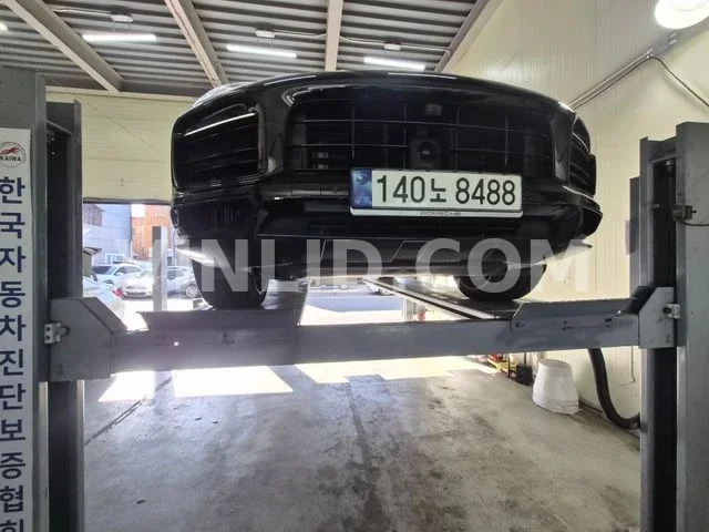 2023 Porsche Cayenne - Photo 1