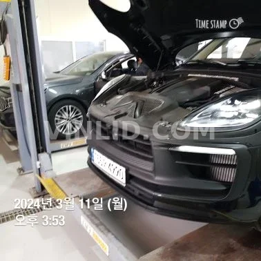 2023 Porsche Macan GTS - Photo 1