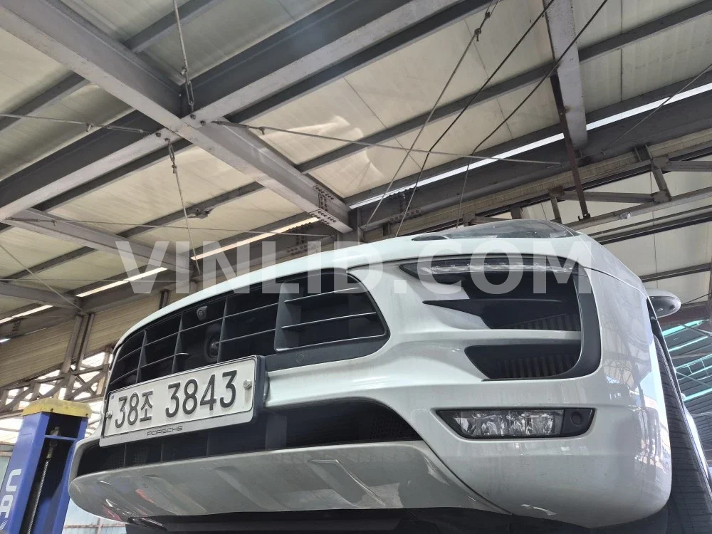 2018 Porsche Macan GTS - Photo 1