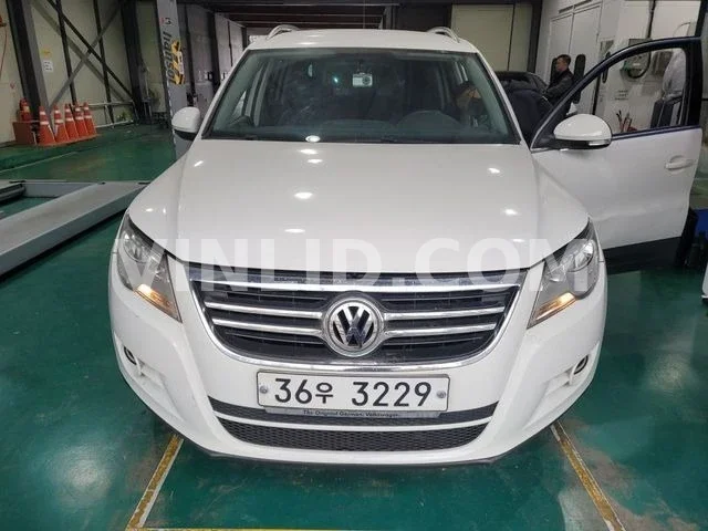 2011 Volkswagen Tiguan - Photo 1