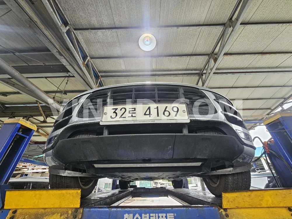 2015 Porsche Macan Turbo - Photo 1