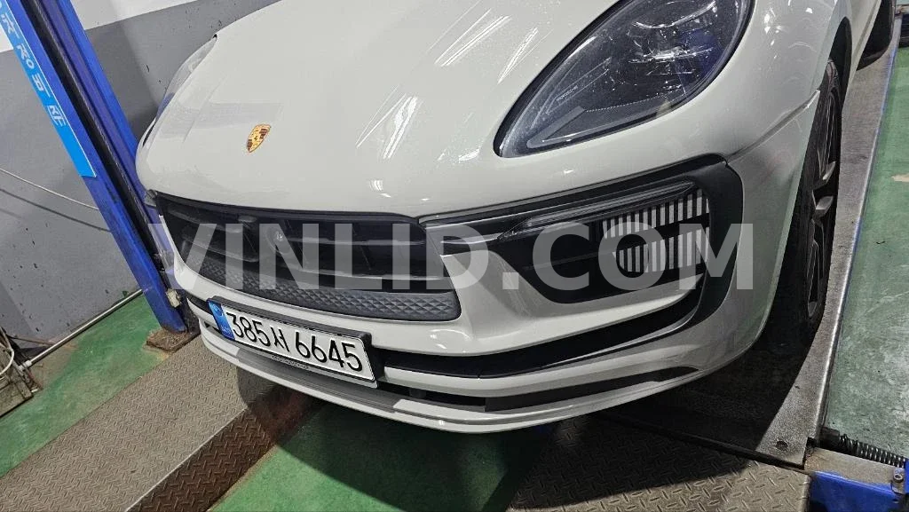 2022 Porsche Macan S - Photo 1