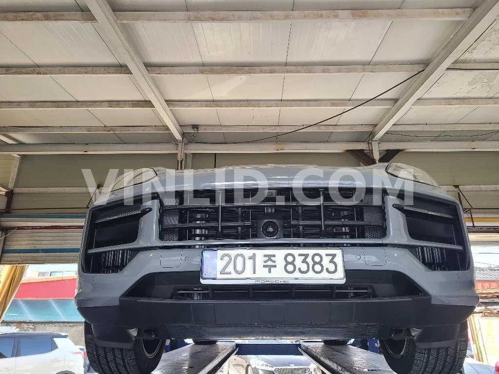 2024 Porsche Cayenne COUPE (5 Seater ) - Photo 1