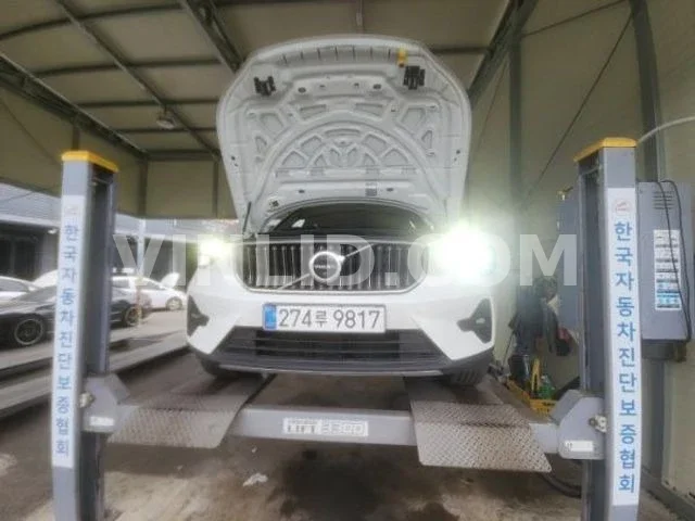2025 Volvo XC 40 - Photo 1