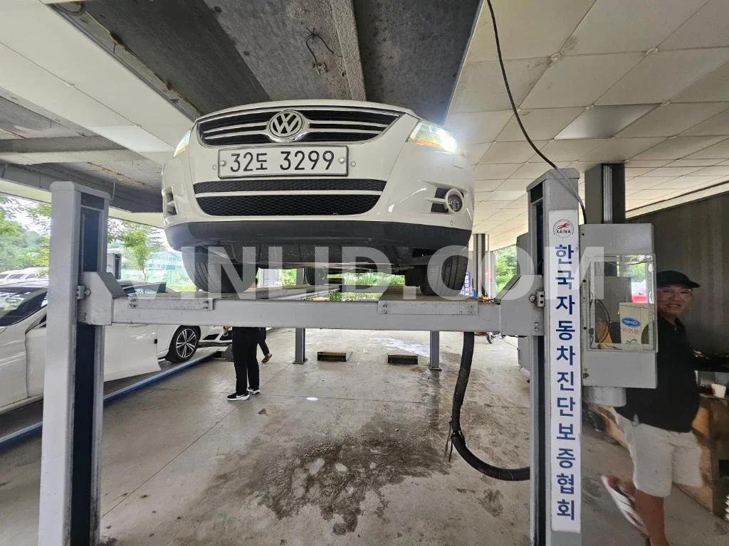 2009 Volkswagen Tiguan 2.0 TSI - Photo 1