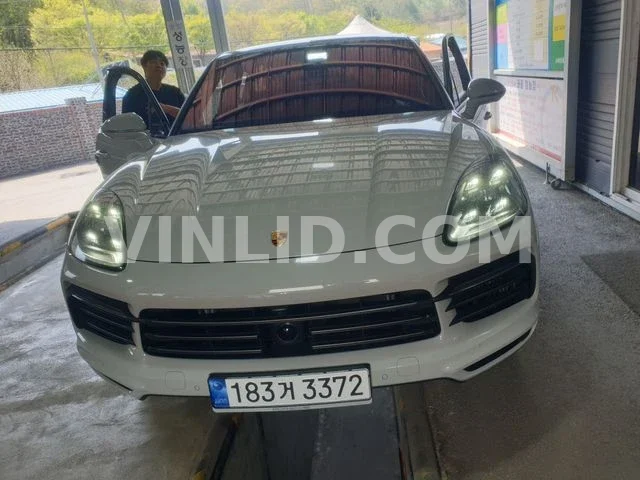 2023 Porsche Cayenne E-Hybrid COUPE (5 Seater) - Photo 1