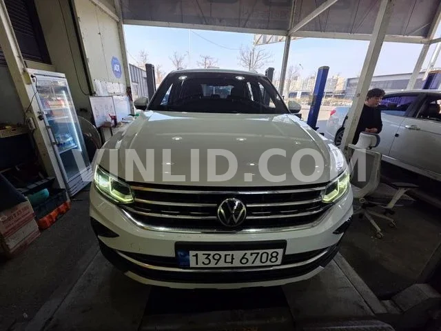 2023 Volkswagen Tiguan - Photo 1