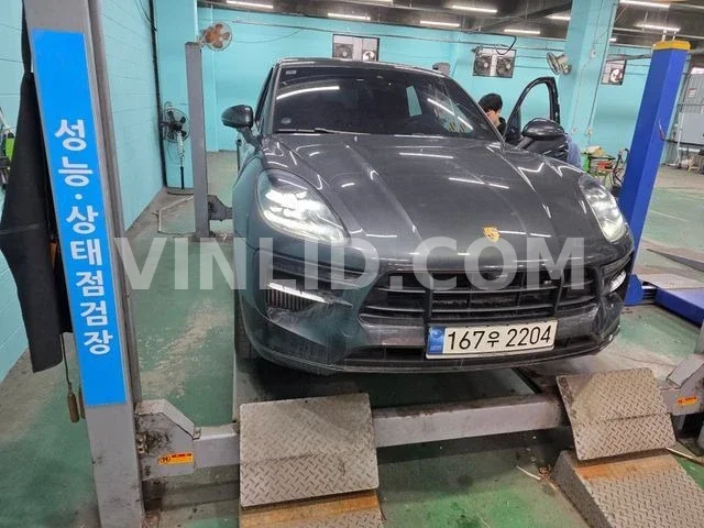 2021 Porsche Macan - Photo 1