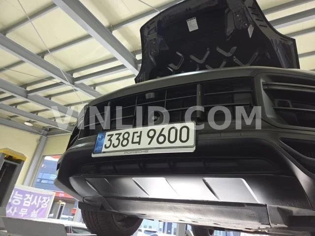 2022 Porsche Cayenne - Photo 1