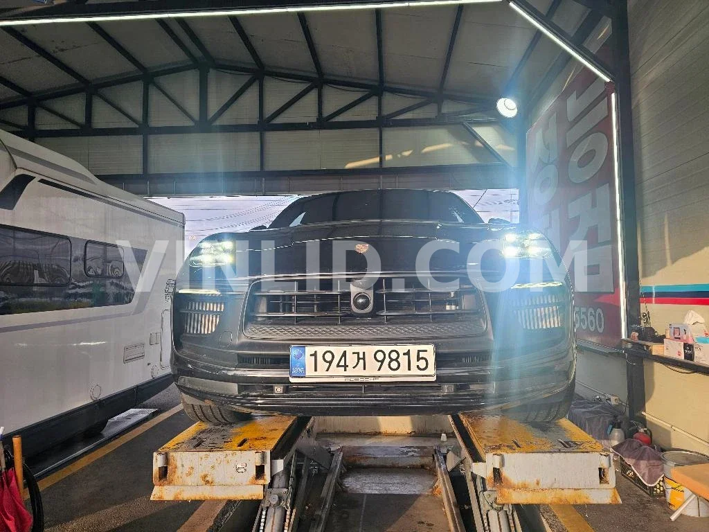 2022 Porsche Macan GTS - Photo 1