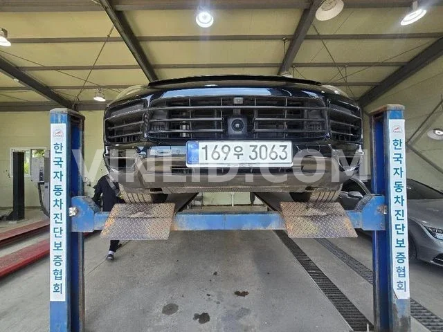 2023 Porsche Cayenne - Photo 1