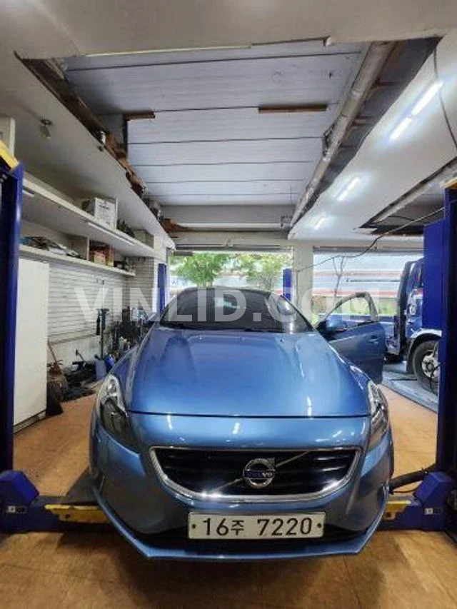 2015 Volvo V40 - Photo 1