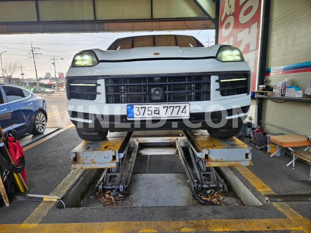 2024 Porsche Cayenne COUPE (5 Seater) - Photo 1