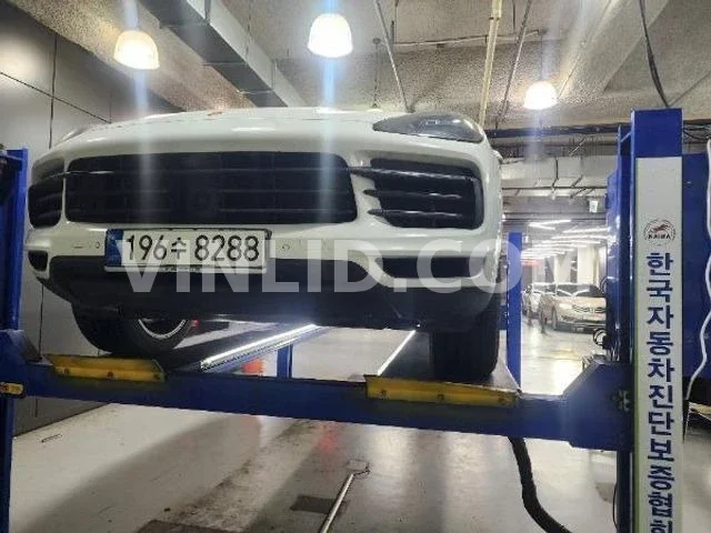 2022 Porsche Cayenne - Photo 1