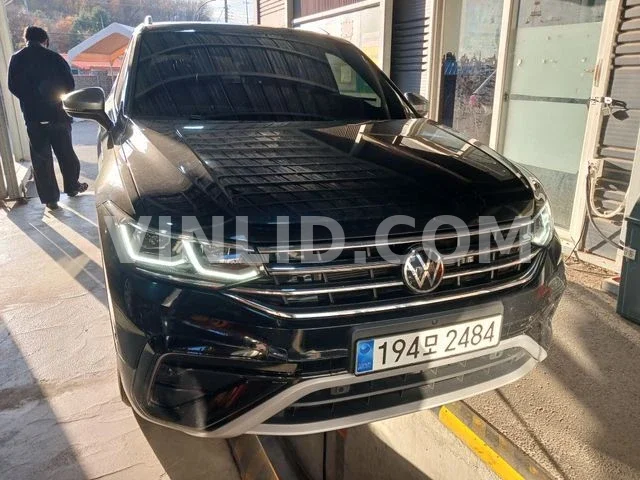 2023 Volkswagen Tiguan Allspace - Photo 1