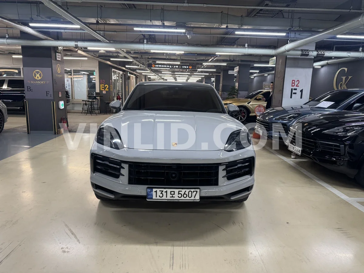 2024 Porsche Cayenne - Photo 1