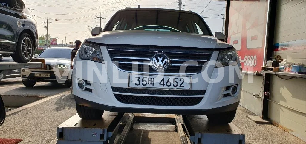 2009 Volkswagen Tiguan - Photo 1
