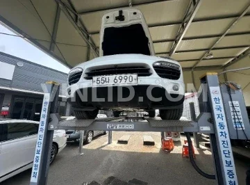 2014 Porsche New Cayenne - Photo 1