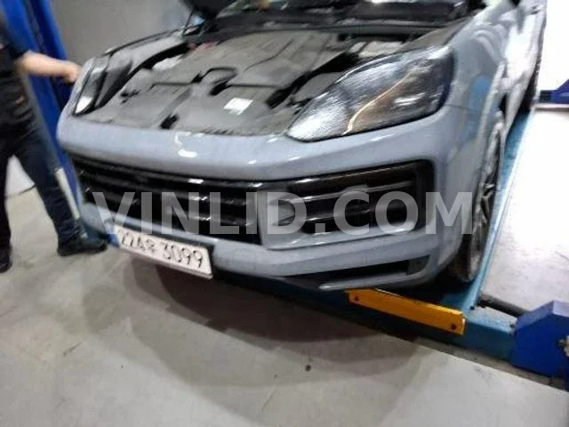 2024 Porsche Cayenne - Photo 1