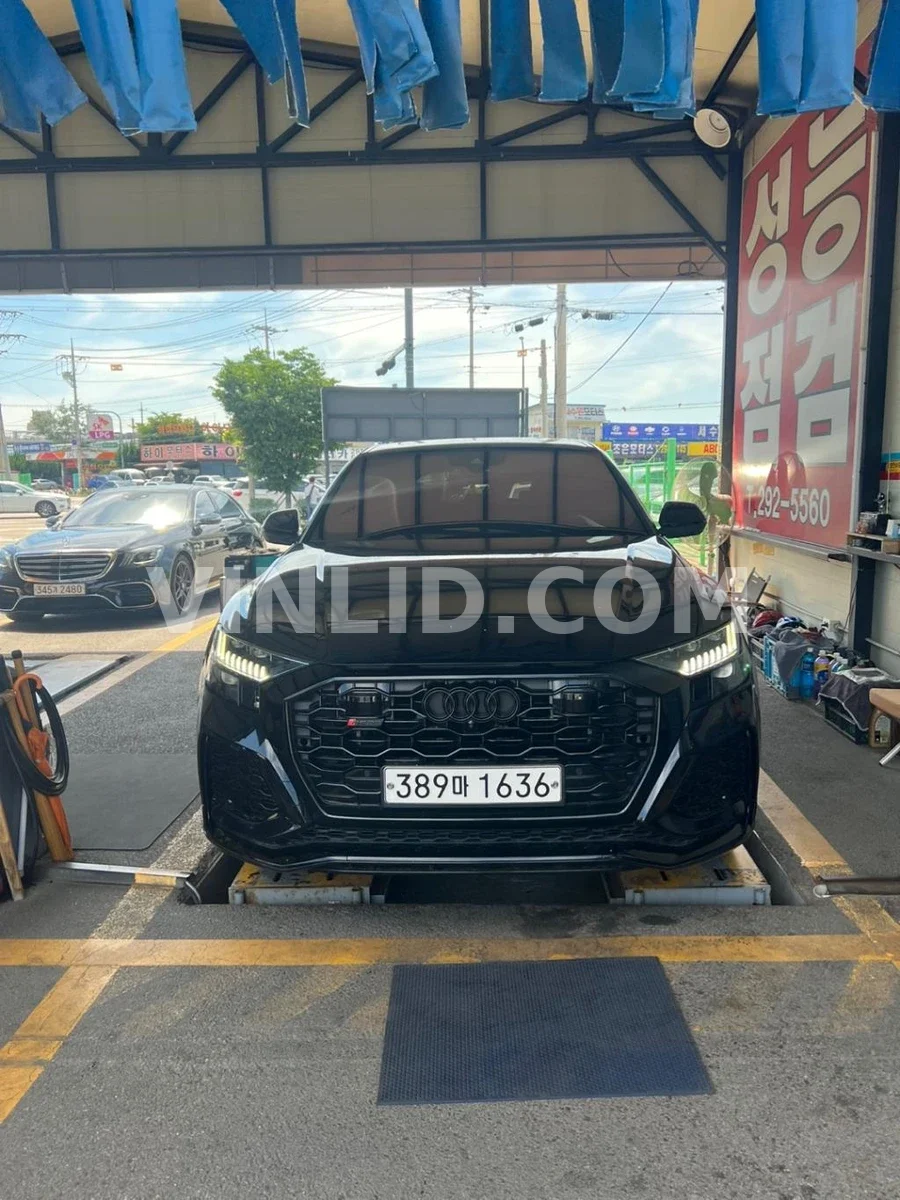 2020 Audi RSQ 8 - Photo 1