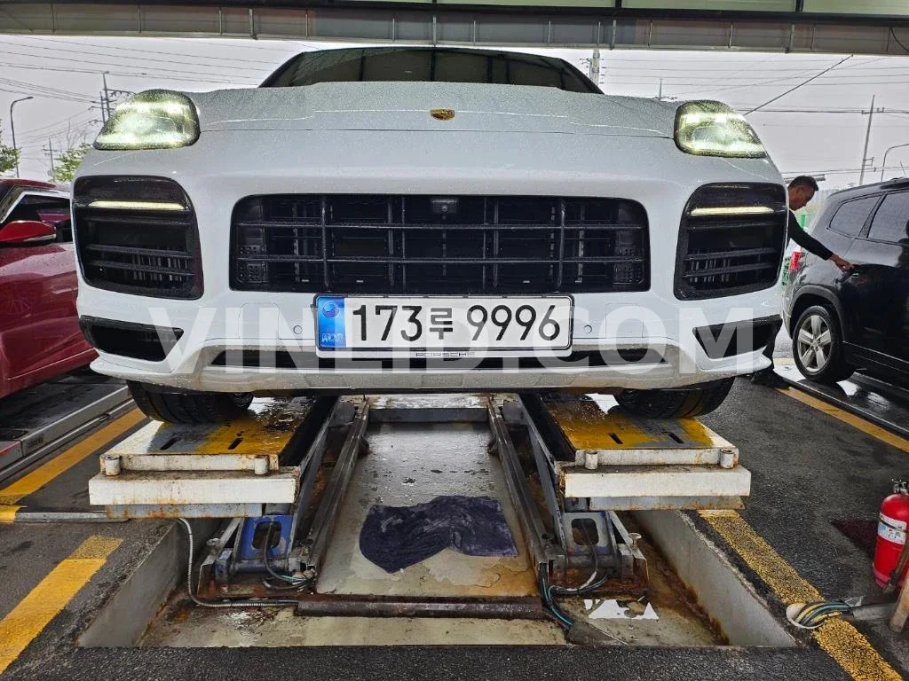 2020 Porsche Cayenne COUPE (5 Seater) - Photo 1