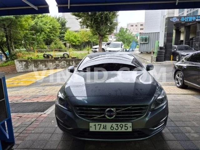2018 Volvo S60 - Photo 1
