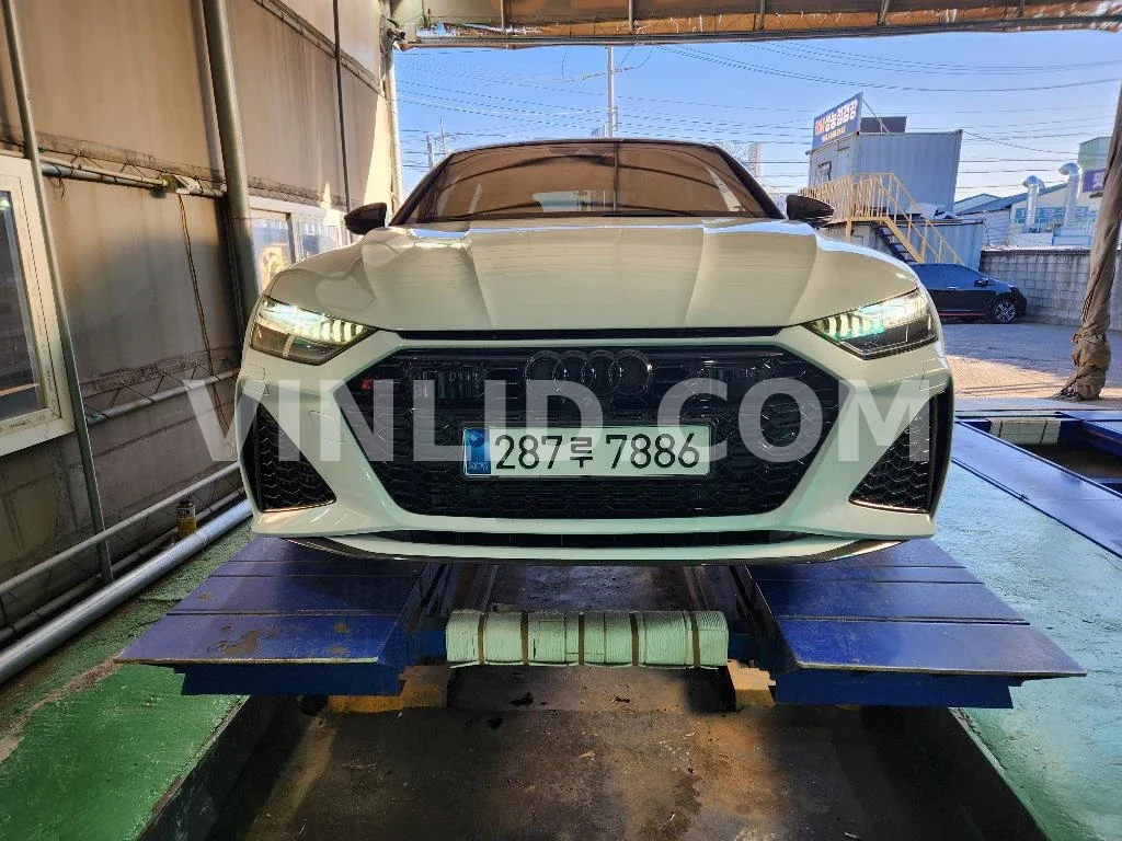 2021 Audi RS 7 - Photo 1