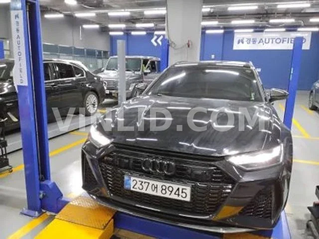 2025 Audi C8 - Photo 1