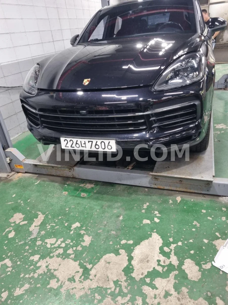2020 Porsche Cayenne COUPE (5 Seater) - Photo 1