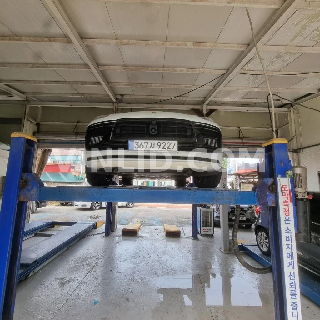 2024 Porsche Macan S - Photo 1