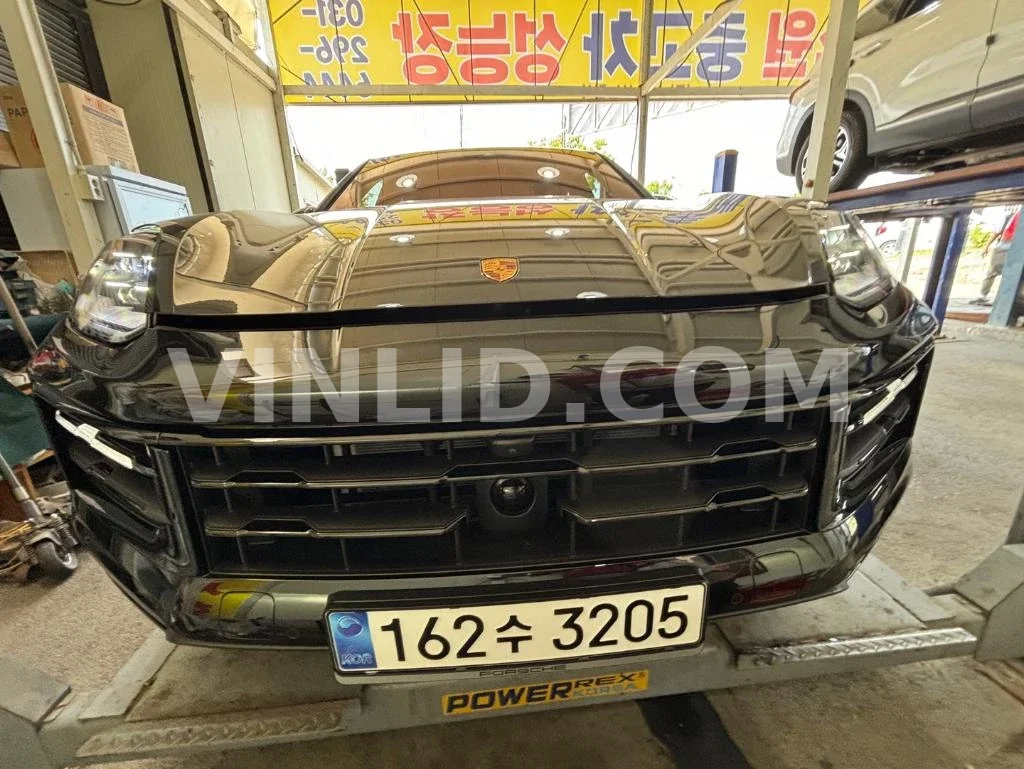 2024 Porsche Cayenne COUPE (5 Seater) - Photo 1