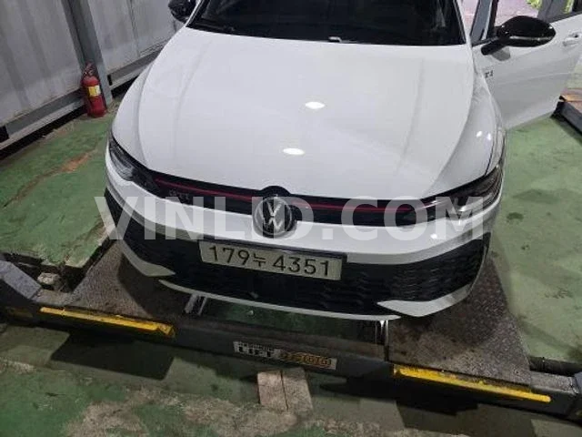2026 Volkswagen Golf - Photo 1