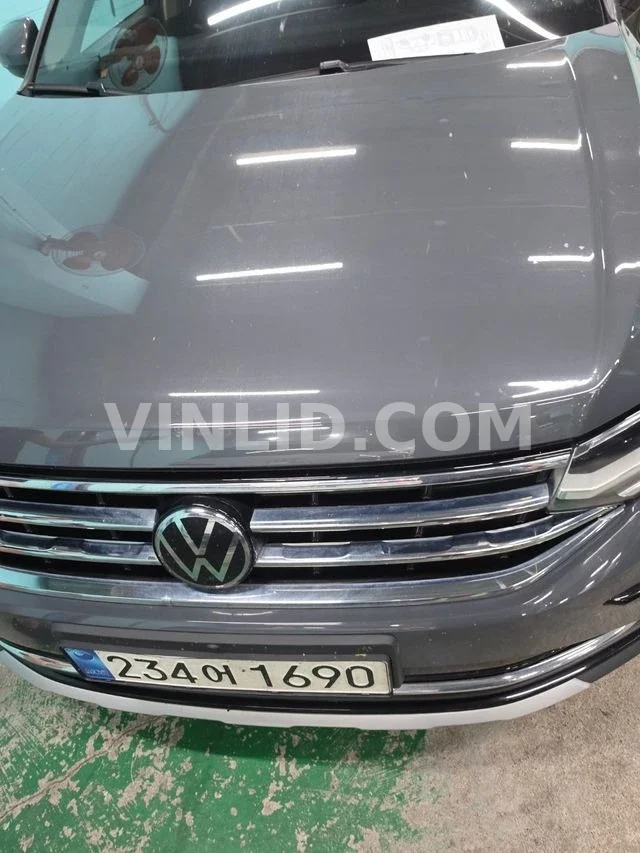 2023 Volkswagen Tiguan - Photo 1