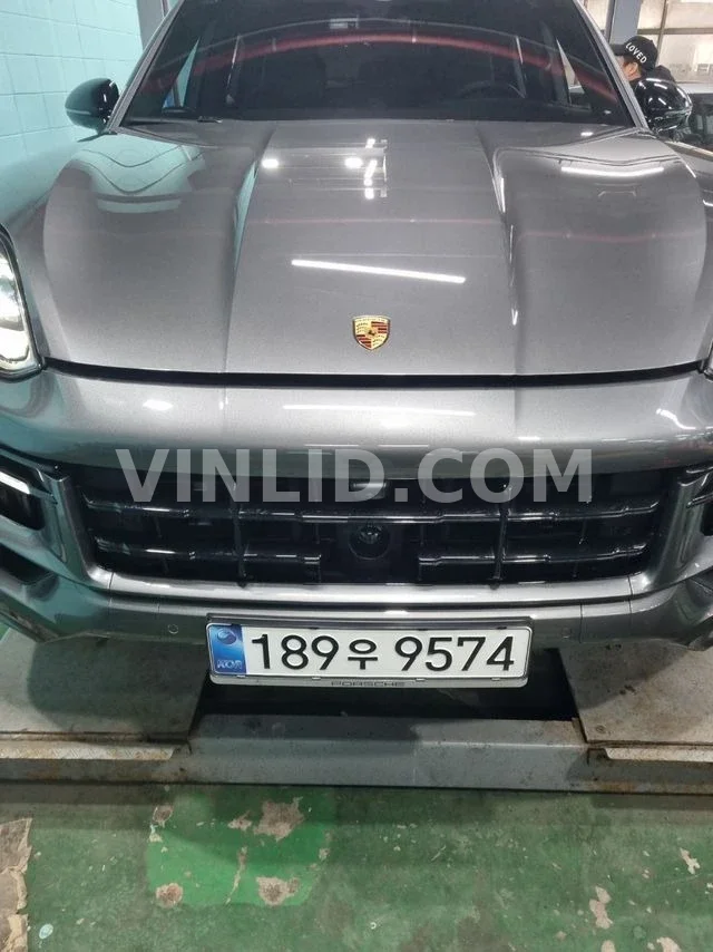 2024 Porsche Cayenne - Photo 1