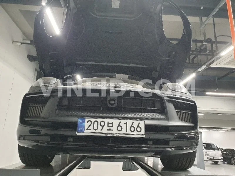2023 Porsche Macan GTS - Photo 1