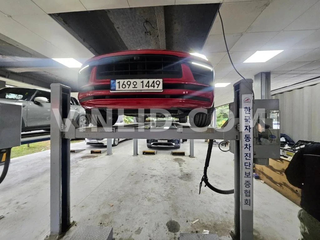 2022 Porsche Macan S - Photo 1