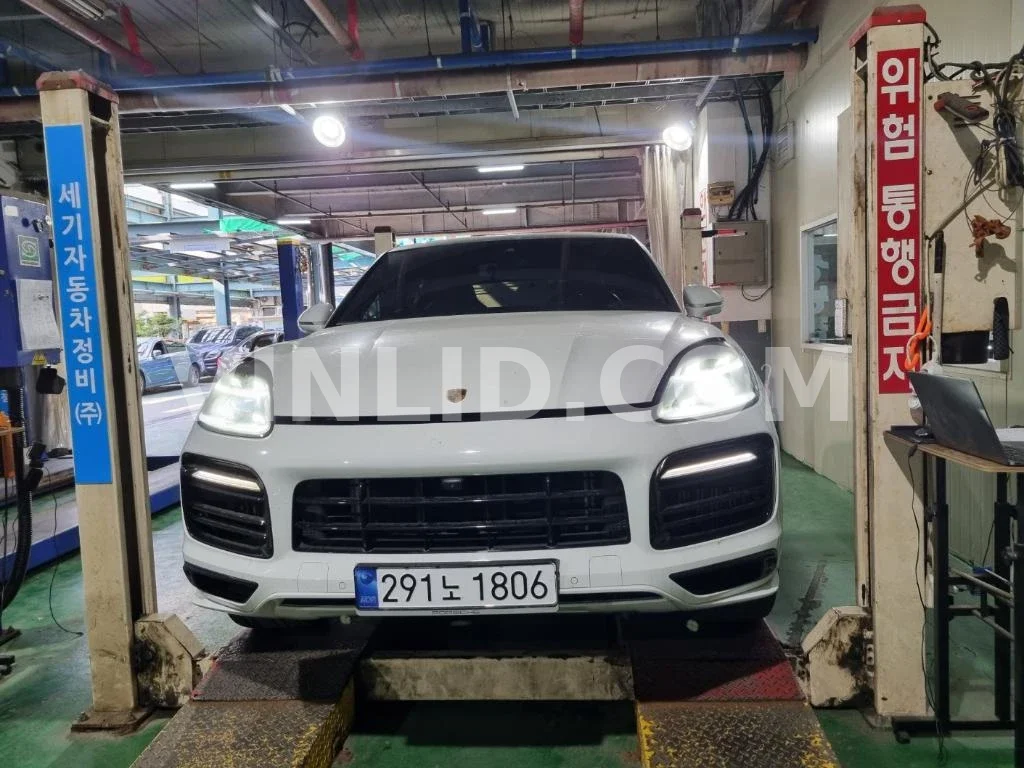 2020 Porsche Cayenne COUPE (5 Seater) - Photo 1