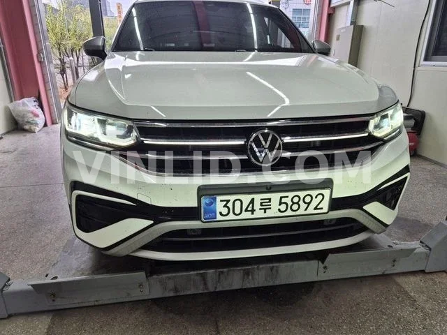 2023 Volkswagen Tiguan - Photo 1