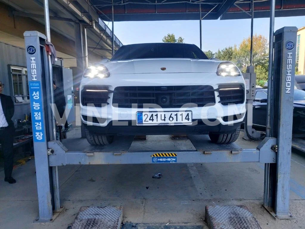 2021 Porsche Cayenne COUPE (5 Seater) - Photo 1