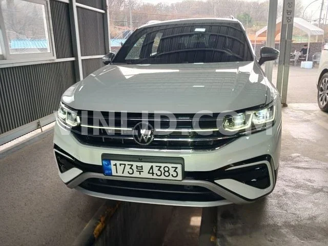 2023 Volkswagen Tiguan - Photo 1