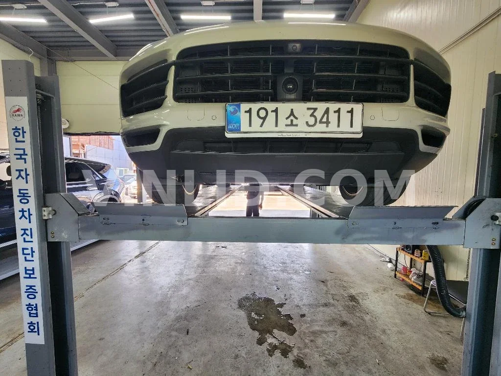 2022 Porsche Cayenne E-Hybrid COUPE (5 Seater) - Photo 1